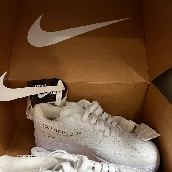 Louis Vuitton -LVAF1 - Picture 1 of 5